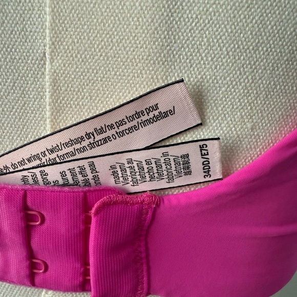 Victoria’s Secret Bra - Picture 3 of 5